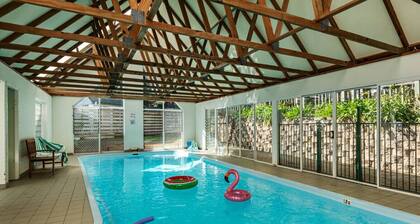 Golfers Delight - View of 15th hole + Tennis