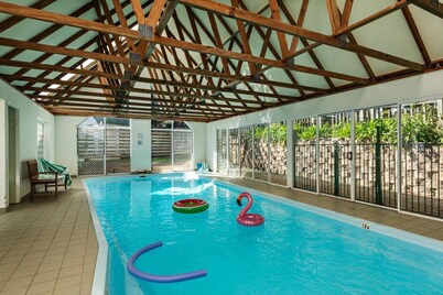 Golfers Delight - View of 15th hole + Tennis