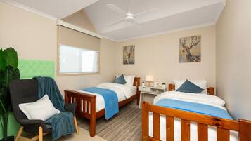 3 bedrooms, desk, iron/ironing board, WiFi