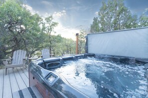 Tina de hidromasaje al aire libre