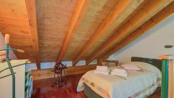 3 Schlafzimmer, laptopgeeigneter Arbeitsplatz, Bügeleisen/Bügelbrett