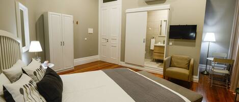 Acceso a internet y ropa de cama