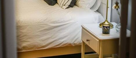 Internet, bed sheets