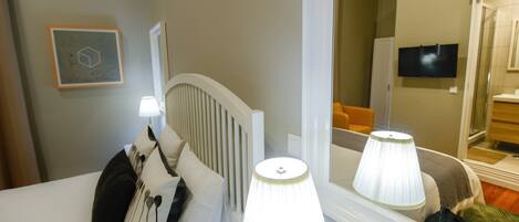 Internet, bed sheets