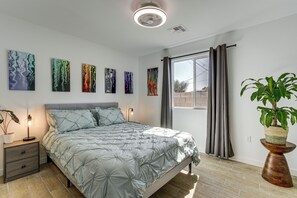 3 Schlafzimmer, Schreibtisch, Bügeleisen/Bügelbrett, Reisekinderbett