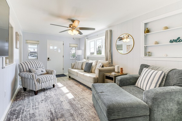Okeechobee Vacation Rental | 3BR | 2BA | 1,656 Sq Ft | Stairs Required