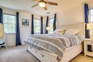 4 bedrooms, desk, iron/ironing board, travel cot