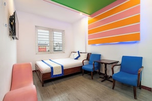 Deluxe Double Room | Minibar, desk, soundproofing, free WiFi - Collection O District Tan Phu - Tien Thang Hotel  (Ho-Chi-Minh)
