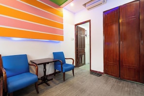 Deluxe Double Room | Minibar, desk, free WiFi, bed sheets