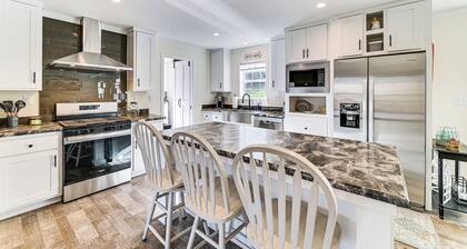 8 Mi to Jiminy Peak Resort: Mtn-View Home w/ Deck