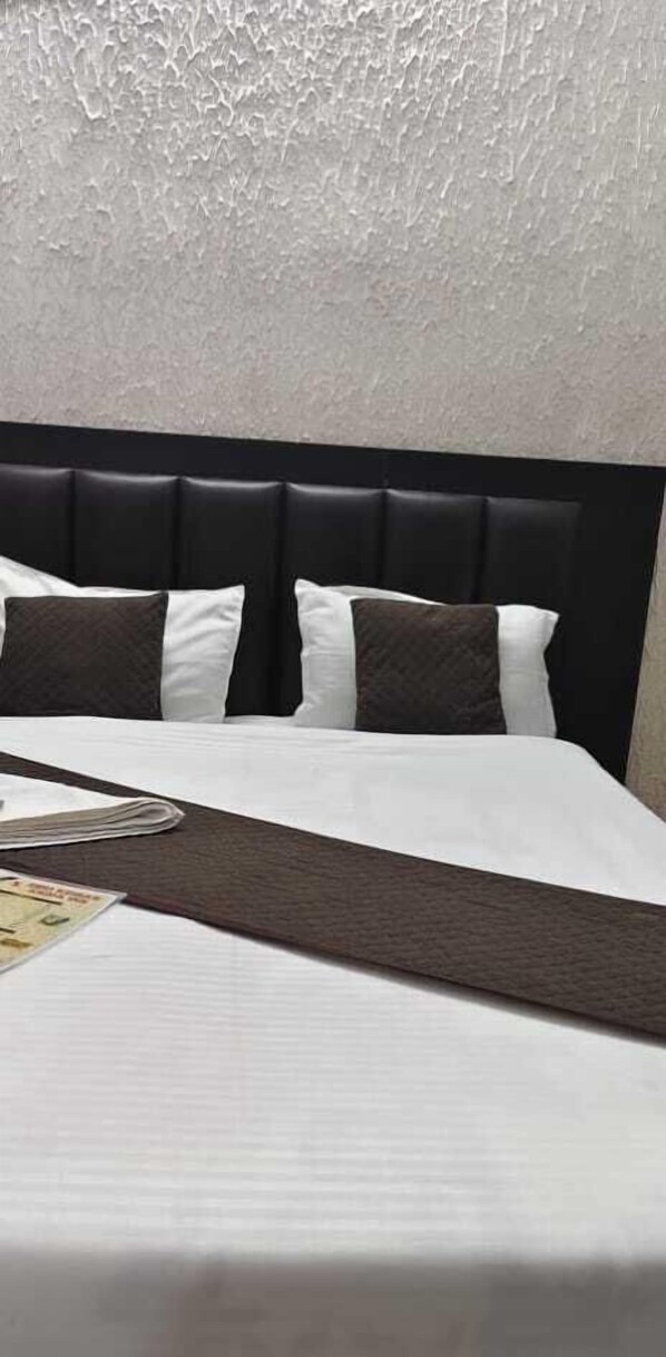 Deluxe-Zimmer | Zustellbetten, kostenloses WLAN, Bettwäsche