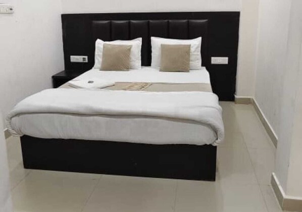 Standard Room | Rollaway beds, free WiFi, bed sheets