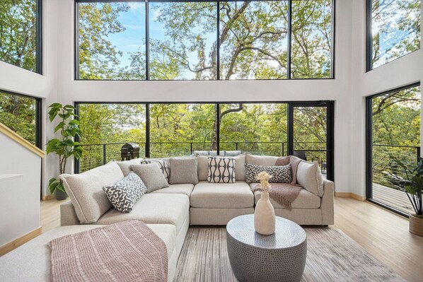 Smart-tv en een open haard