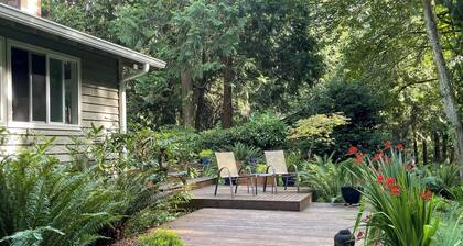 Walk to Beach + Village: Bainbridge Island Gem!