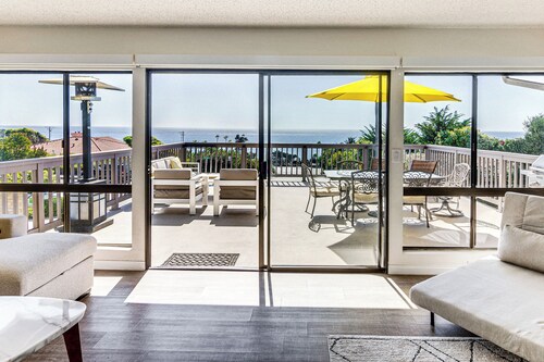 Steps to Sand & Surf! Snowbird Haven in Malibu