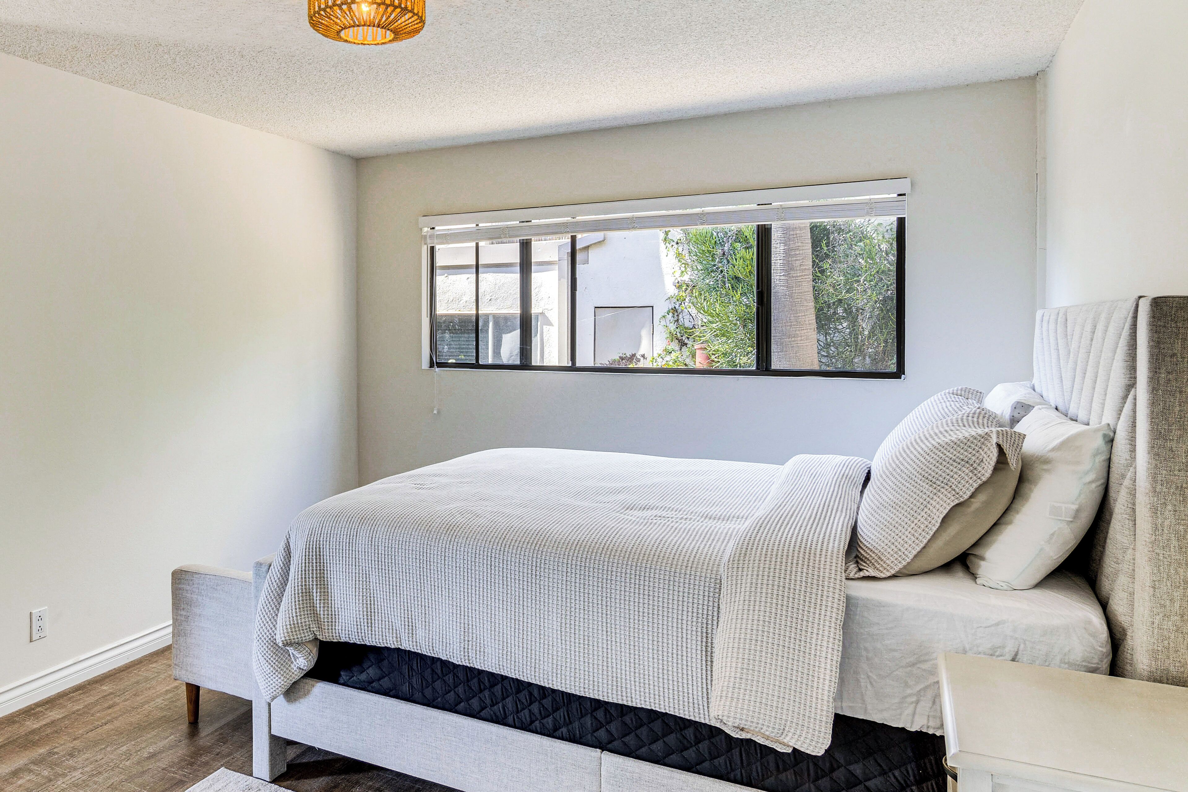 1 bedroom, iron/ironing board, internet, bed sheets