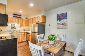 ثلاجة، ميكروويف، فرن، موقد طهي مسطح