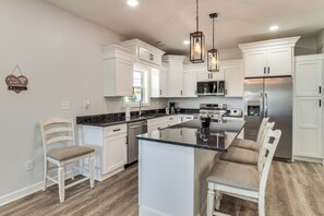 Refrigerador, microondas, parrilla de estufa y lavavajillas 