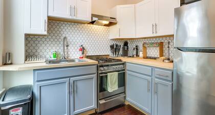 Explore & Work! Stylish Washington Heights Duplex