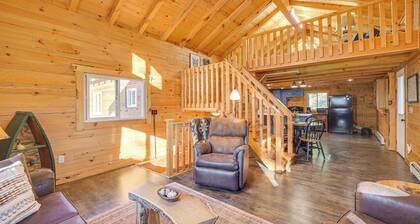 Northwoods Nature Escape! Lakefront Hayward Cabin