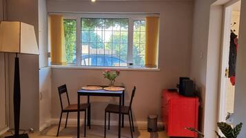 独立别墅, 1 间卧室, 花园景观 | 用餐