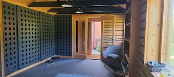 Calm Private Annex Ideal to Work, Rest & Explore