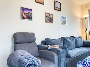 TV - Nice apartment for 3 people with WIFI, TV, balcony, pets allowed and panoramic view (Wismar)