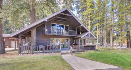 1 Mi to Dtwn Libby: Peaceful Home w/ Creek Access!