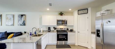 Fridge, microwave, stovetop, dishwasher