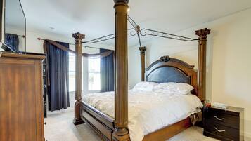 3 quartos, ferros/tábuas de passar roupa, acesso à internet