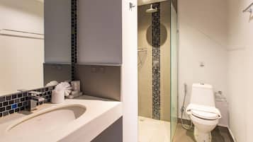 Apartment, Balcony, Mountain View | Bathroom | Towels, toilet paper
