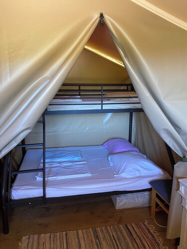 Spectaculair Safaritents in the middle of the vignyards, close to the Sea