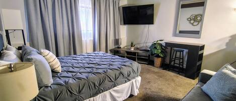 Ferros/tábuas de passar roupa, acesso à internet, roupa de cama