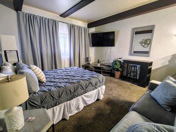 Iron/ironing board, internet, bed sheets