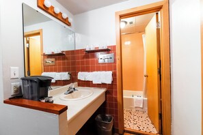 Secador de pelo y toallas