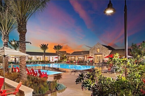 Beautiful Brand-New Townhouse – Super Clean, Family Friendly & Close to Shopping