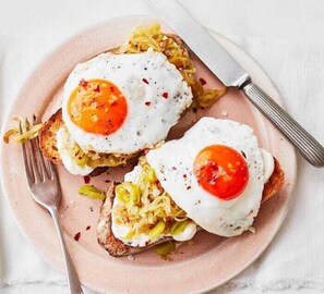 Free daily cooked-to-order breakfast 