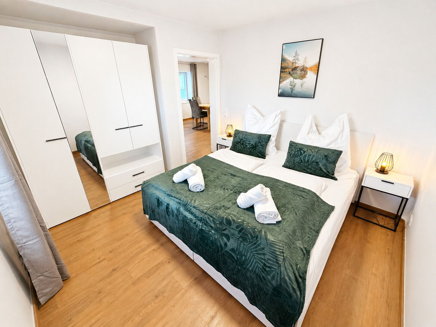 1 bedroom, bed sheets