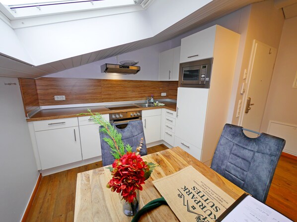 Refrigerador, horno, parrilla de estufa y lavavajillas 