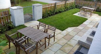 Vacation apartment on Lake Starnberg In the town center, just a few minutes from the lake