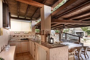 Fridge, oven, stovetop, toaster