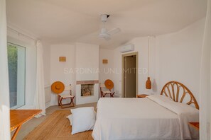 4 bedrooms, travel crib, free WiFi