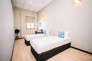 Kahden hengen deluxe-huone (yksi tai kaksi sänkyä) | Työpöytä, ilmainen Wi-Fi