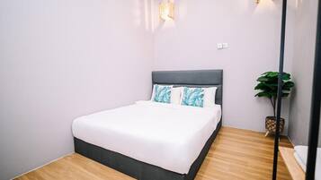 Standard Double Room, 1 Queen Bed | Desk, free WiFi