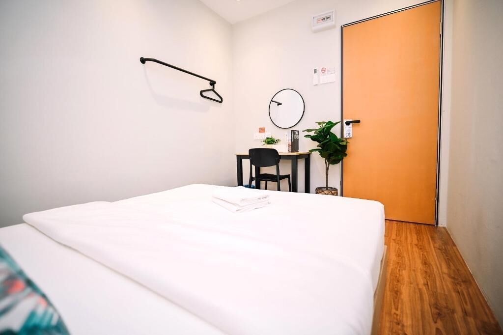 Habitació estàndard, 1 llit de matrimoni, bany compartit | Escriptori, planxa i posts de planxar i wifi gratuïta 