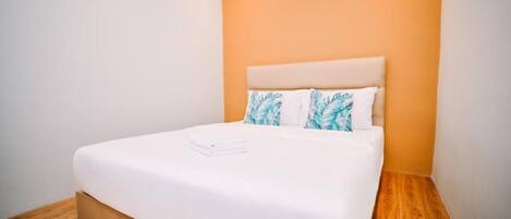 Desk, iron/ironing board, free WiFi