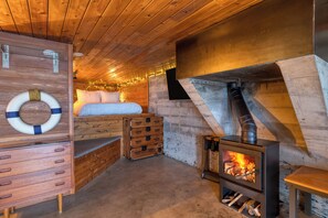 3 bedrooms, iron/ironing board, free WiFi, bed sheets - Oceanfront Home w/ Views, Offices & Firepits + Beach Access | Salish Sea Escape (Oak Harbor)