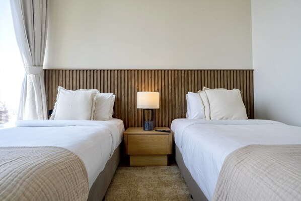 2 bedrooms - High-floor Haven w Open Sea Views on Palm Entry (Dubai)