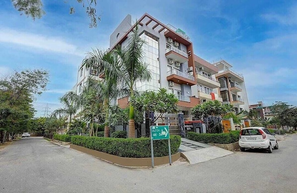 واجهة المنشأة