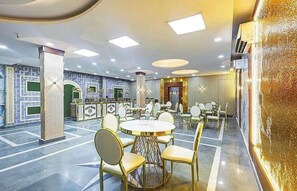 Restaurant - Hotel Vibe Blue (Noida)